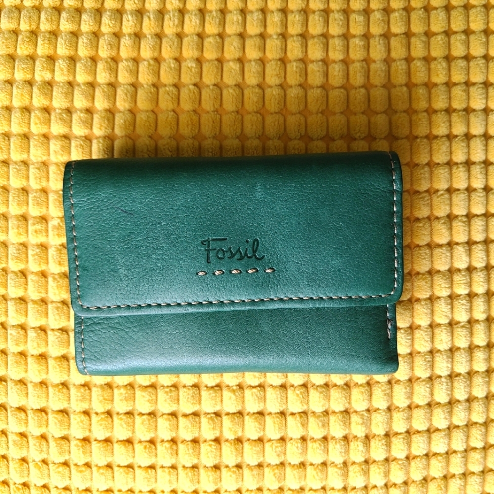FOSSIL wallet